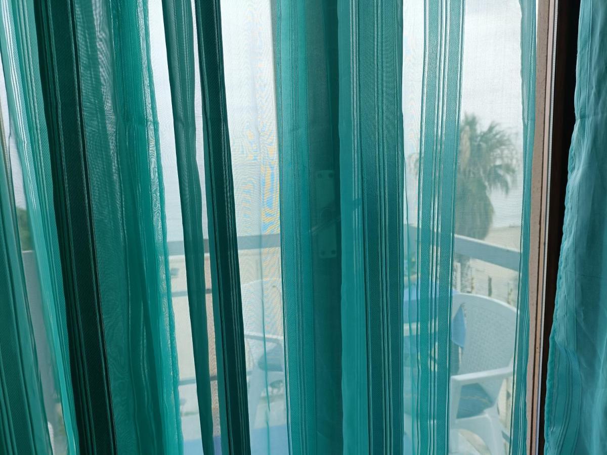 Апартаменти La Perla Sul Mare Монделло Екстер'єр фото