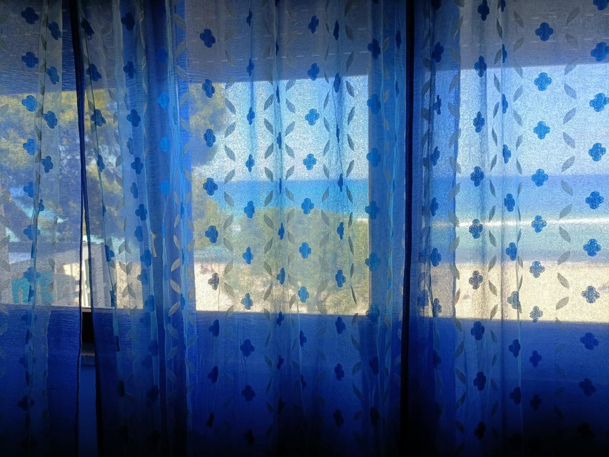 Апартаменти La Perla Sul Mare Монделло Екстер'єр фото